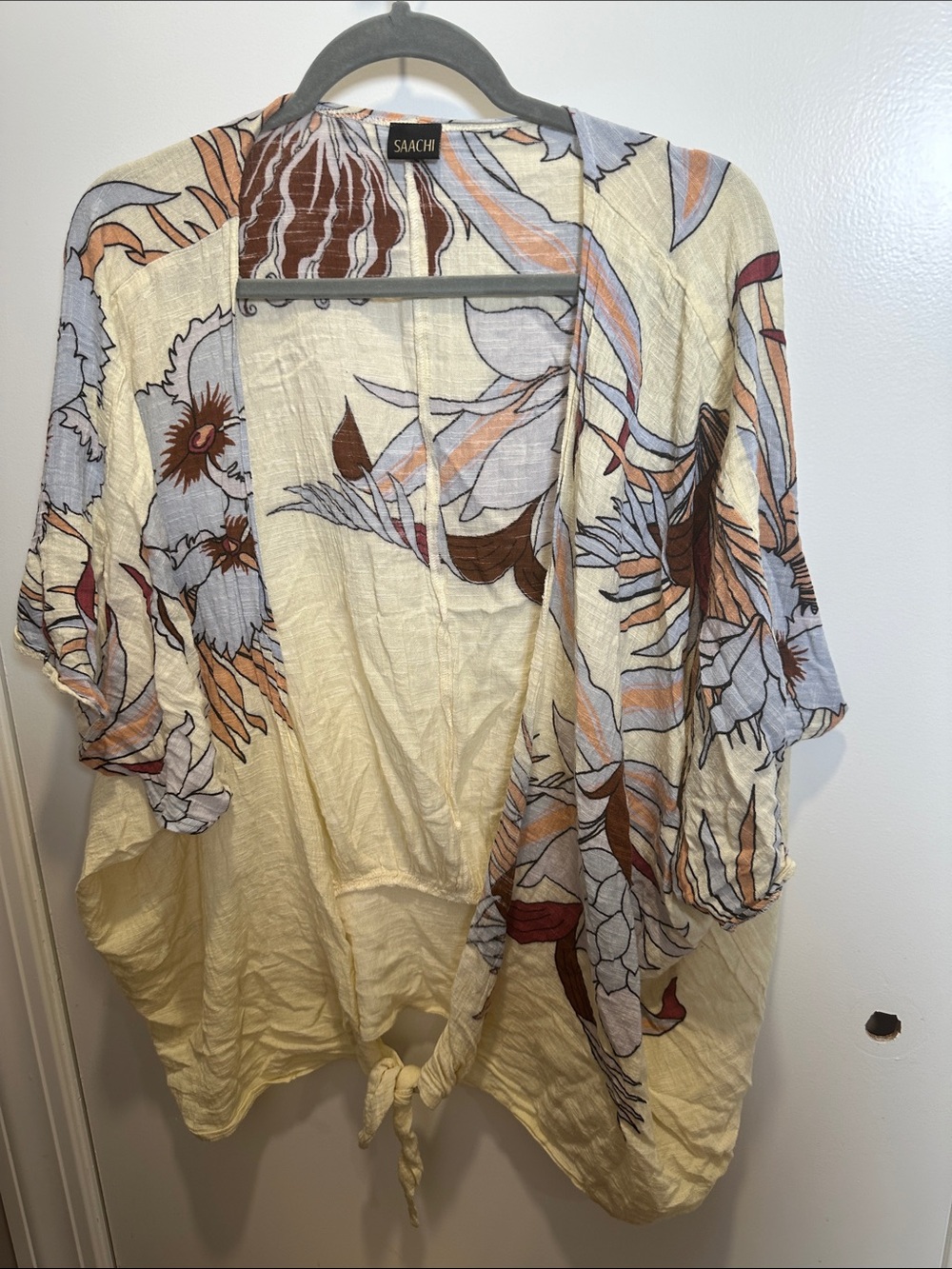 SAACHI Cream Floral Tie-Front Kimono Top with Blue and Brown Accents (57)